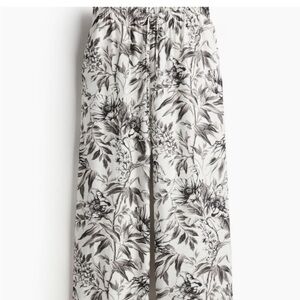 H&M floral print wide leg pull on pants size large